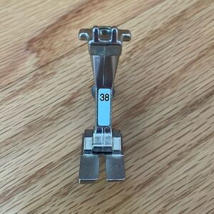 Bernina #38 Piping foot